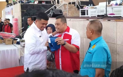 Terima Bantuan Peralatan, Wushu Medan: Terima Kasih Bobby Nasution