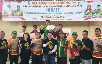 Medan Sunggal Juara Umum Cabor Karate Porkot 2023