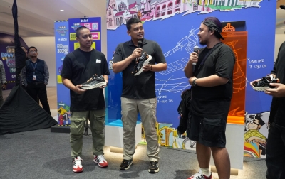Bobby Nasution Kolaborasikan Heritage dengan Sepatu Sneakers