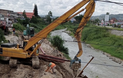Berbiaya Rp 19,2 Miliar, Kementerian PUPR Bangun Dinding Penahan Sungai Sigeaon