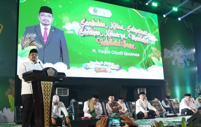 Bersama Ribuan Kader Resmikan GKMNU Jabar, Menag: Bangun Peradaban Dimulai dari Keluarga