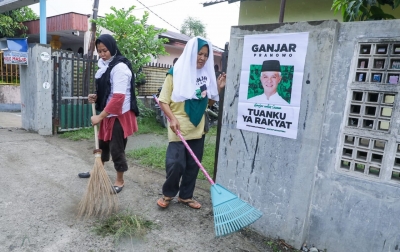 Pupuk Semangat Kekeluargaan dengan Aksi Kerja Bakti dari Usbat Ganjar di Medan