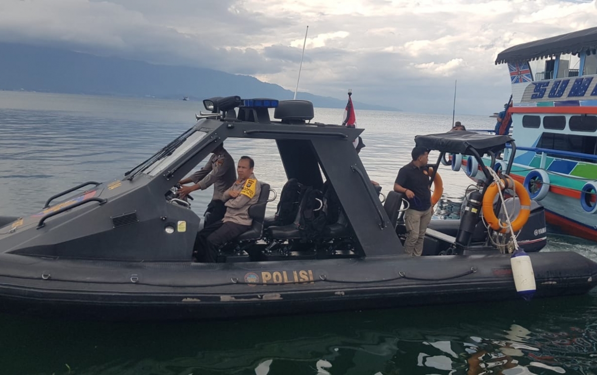 Polairud Polda Sumut Kerahkan Kapal Bermanuver Tinggi Amankan Aquabike Jetski Danau Toba