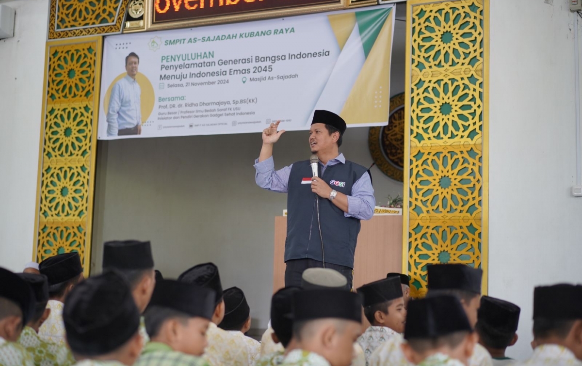 Kunjungi SMPIT As-Sajadah Pekanbaru, Prof Ridha: Kejar Cita-Cita, Jadilah Generasi Berkualitas!