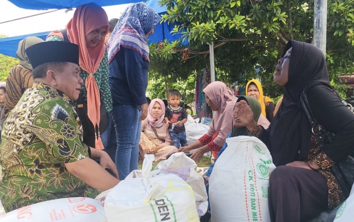 Di Pasar Batugana, Hamsiruddin Siregar Disebut Sosok Pemimpin Merakyat