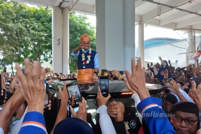 Teriakan “Anies Presiden 2024” Menggema Saat Penyambutan Capres Anies Baswedan di Kualanamu