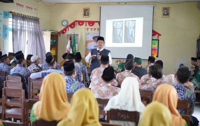 Road Show Hari Ketiga di Solo, Prof Ridha Ungkap Peran Strategis Guru Selamatkan Bonus Demografi
