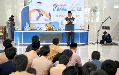 Roadshow di Yogya, Prof Ridha Ingatkan Bahaya Gadget ke Siswa Aliyah Ponpes Islamic Center