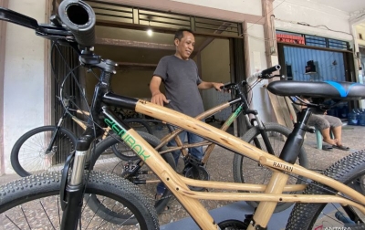 Perajin di Aceh Ekspor 11 Unit Sepeda Terbuat dari Rotan ke Prancis