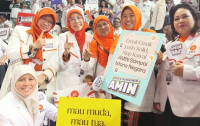 Srikandi PKS Sumut Ini Hantarkan Anies-Cak Imin Capres Nomor 1 Bersama DPP PKS