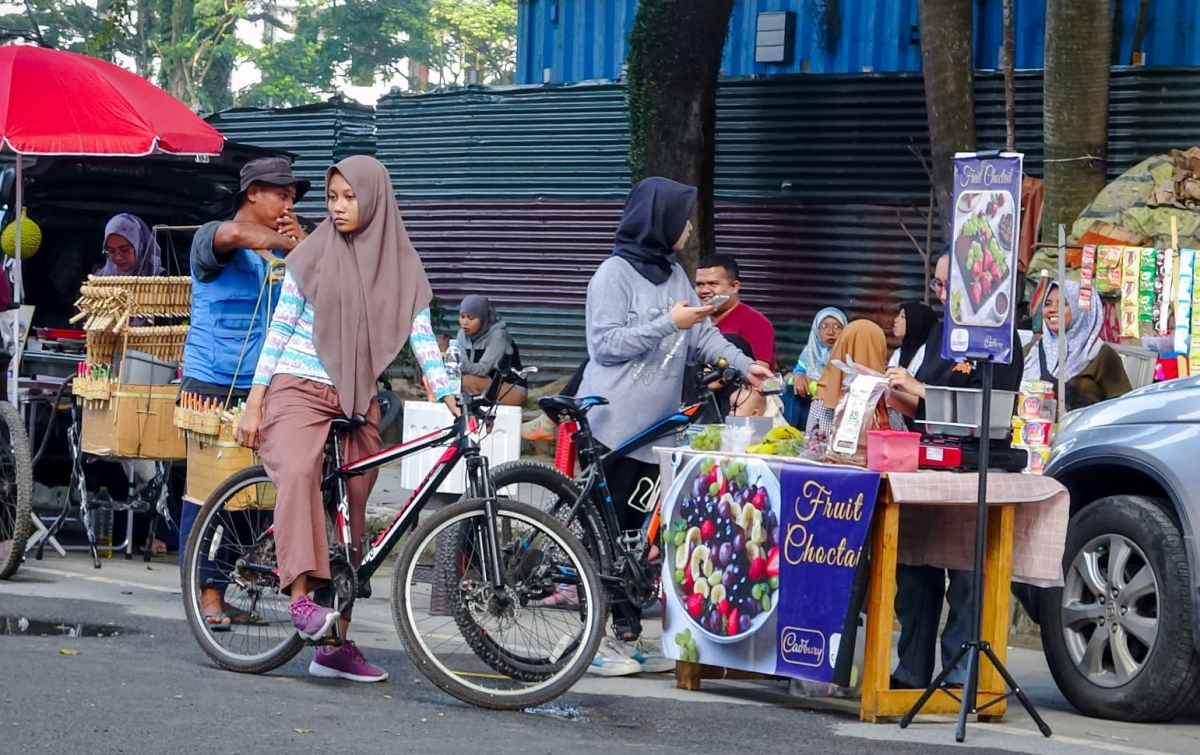 CFD di Seputaran Lapangan Merdeka Medan, Olahraga Sambil Kulineran UMKM