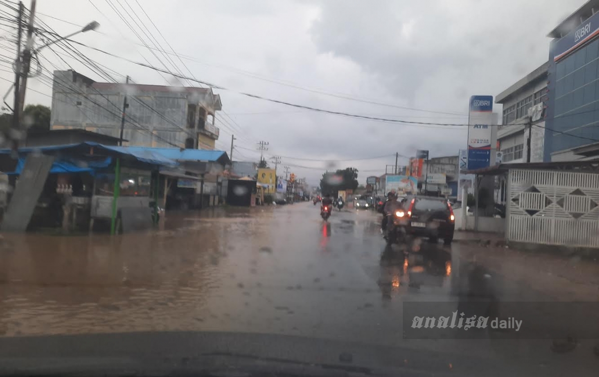 Drainase Buruk, Jalan Ki Hajar Dewantara Palas Langganan Banjir