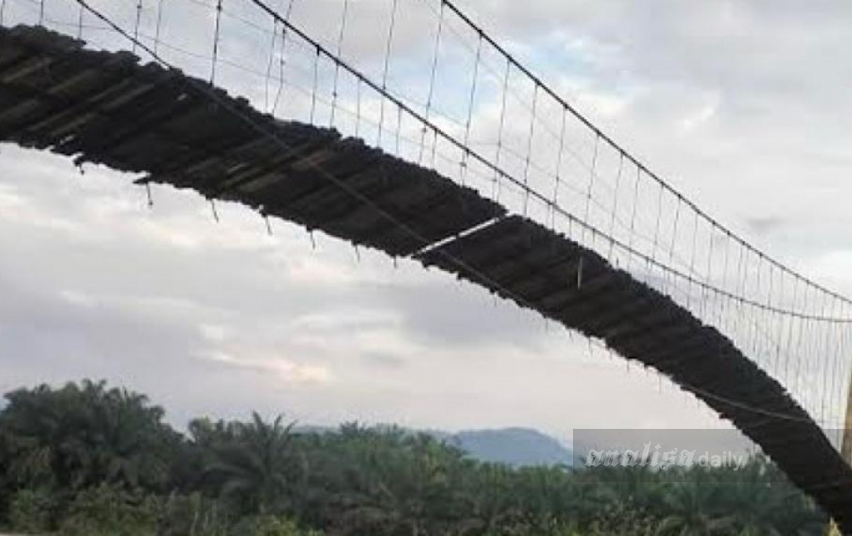 Jembatan Gantung Sabarimba Rusak Diterjang Banjir, 1 Desa Terisolir