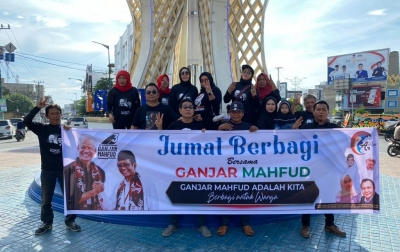 Relawan Arus Ganjar Bagikan 1500 Nasi Kotak ke Warga di 3 Kabupaten Labuhanbatu Raya