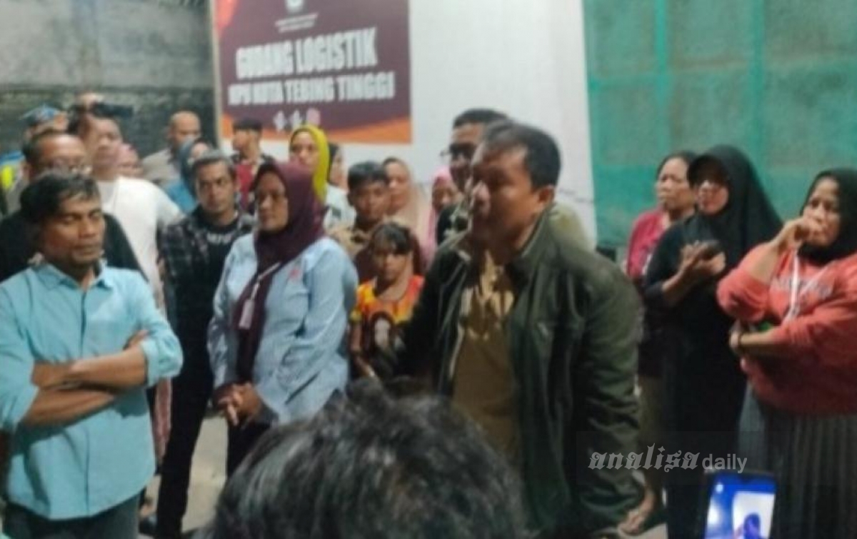 Upah Lipat Surat Suara Dipotong, Pekerja Ribut