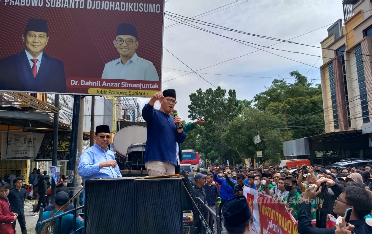 Mahasiswa-Masyarakat Unjuk Rasa, Tuntut Prabowo Jalankan Janji Politik Jika Menang Pilpres