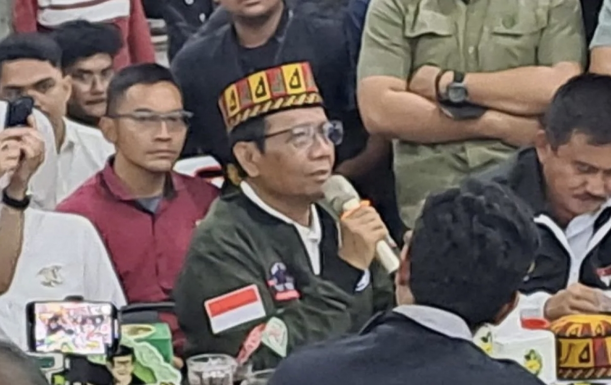 Mahfud Md Serahkan Surat Pengunduran Diri ke Jokowi Setelah Balik dari Aceh