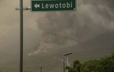 Erupsi Gunung Lewotobi, Bandara Wunopito di Lembata Ditutup