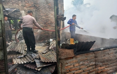 Kompor Gas Meledak, Satu Unit Rumah Terbakar, Satu Orang Luka-luka