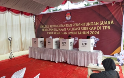 Polres Labusel Pengamanan Giat Simulasi Pemilu 2024 di Desa Asam Jawa