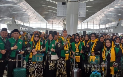 Amanah Baitullah Tour Berangkatkan Satu Pesawat Jemaah Umrah
