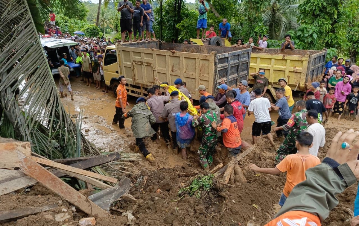 Banjir dan Longsor di Sumbar, 19 Orang Meninggal Dunia dan 7 Hilang