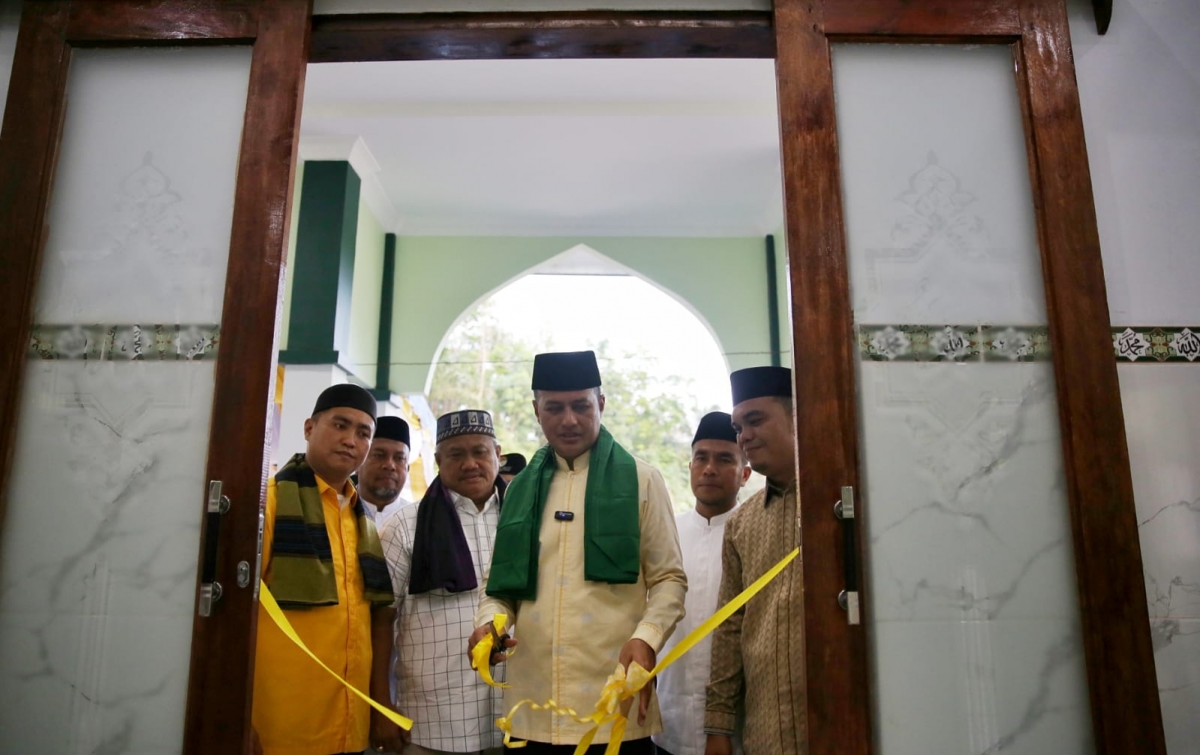 Ijeck Resmikan Masjid Al Musannif ke 44 di Labura