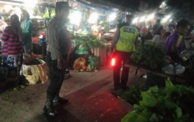 Patroli Subuh di Pasar Tradisional: Upaya Polsek Kotapinang Cegah Premanisme dan Pungli