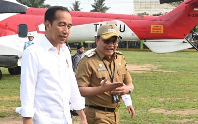 Kunker ke Palas, Jokowi Serahkan Bantuan Beras Cadangan