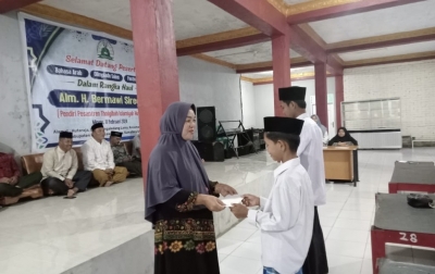 Penyerahan Hadiah Olimpiade Sains, Bahasa Arab, dan Festival Nasyid