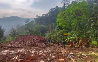 Sembilan Warga Hilang Akibat Banjir dan Longsor di Bandung Barat