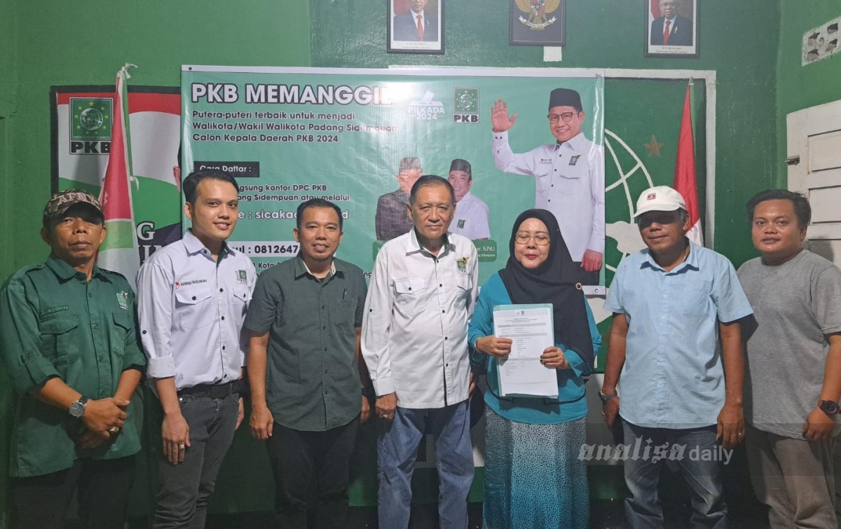 Syahraini Lubis Daftar Jadi Calon Wakil Wali Kota Padangsidimpuan