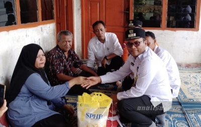 Letnan Dalimunthe Salurkan Sembako dan Bantuan Dana untuk Korban Kebakaran