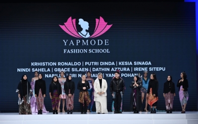 Siswa Yapmode Kampanye Terumbu Karang di Indonesia Fashion Week 2024