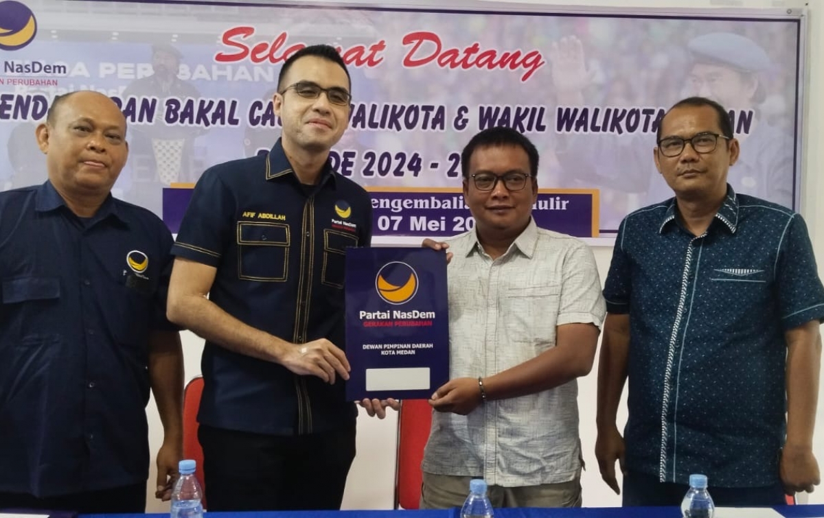 Birokrat Senior Ambil Formulir Sebagai Cakada Medan 2024