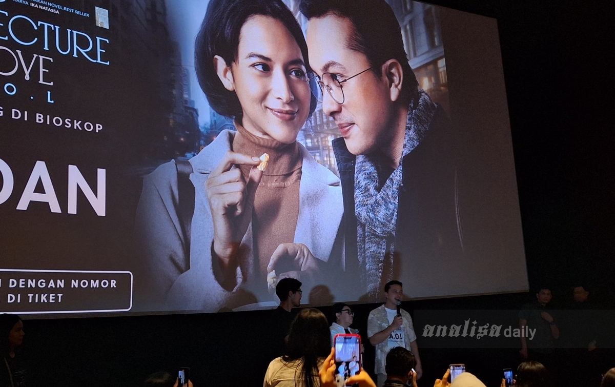 Lautan Emosi Romansa Nicholas Saputra dan Putri Marino dalam Film The