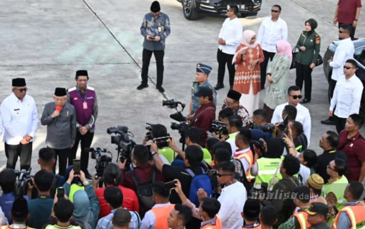 Ma'ruf Amin Lepas Jamaah Haji Aceh ke Tanah Suci