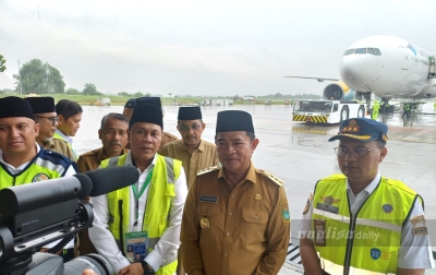 Sempat Delay, Penerbangan Jemaah Haji Kloter 1 Sumut Diguyur Hujan