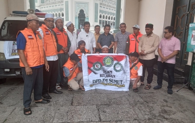 Prof Ridha dan Sejumlah Tokoh Islam Lepas Keberangkatan 8 Relawan FPI Sumut Bantu Bencana Sumbar