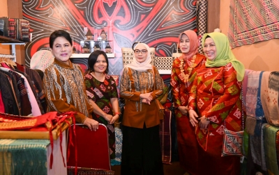 Iriana Jokowi Puji Stan Sumut di Dekranas Expo 2024