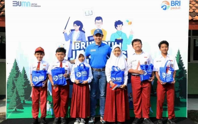 BRI Peduli Salurkan Bantuan CSR di SDN 01 dan 02 Gunung Geulis Bogor
