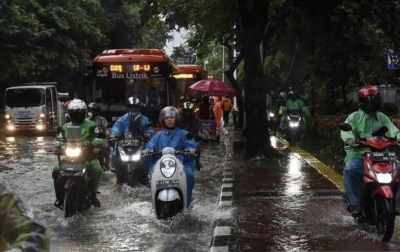 BMKG Prakirakan Mayoritas Kota Besar Hujan Ringan hingga Lebat