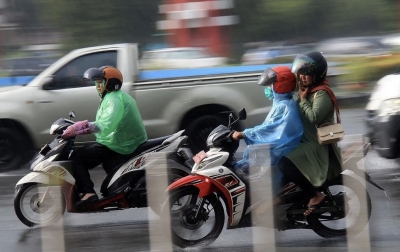 Hujan Ringan hingga Sedang Diprakirakan Guyur Mayoritas Kota Besar di Indonesia