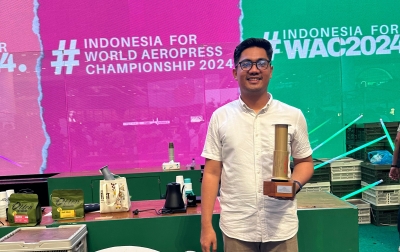 Dosen Agribisnis ST Bhinneka Juarai Indonesia AeroPress Championship 2024