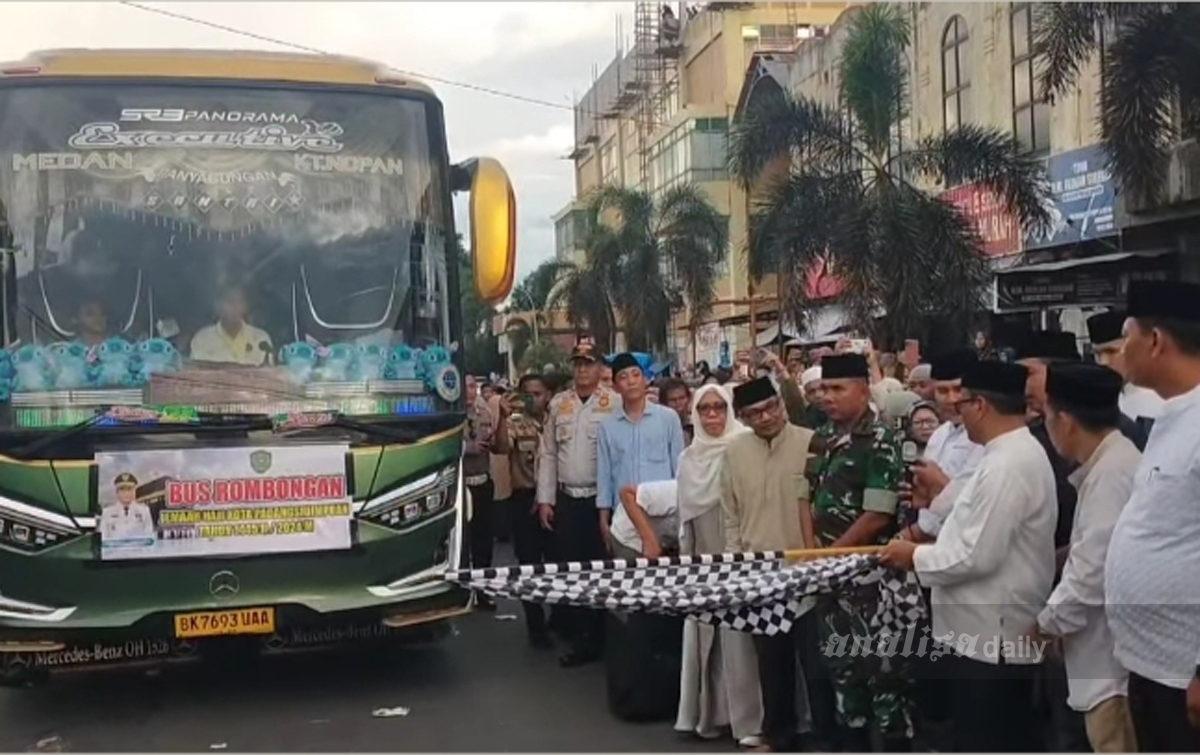 Letnan Dalimunthe Berangkatkan 493 Calon Haji Kota Padangsidimpuan