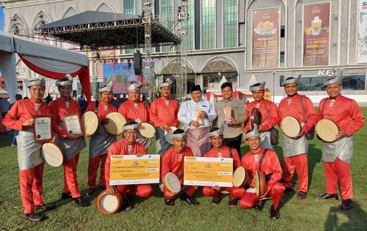 Tim Rebana lasqi Labura Juara Festival Kompang Antarbangsa di Melaka