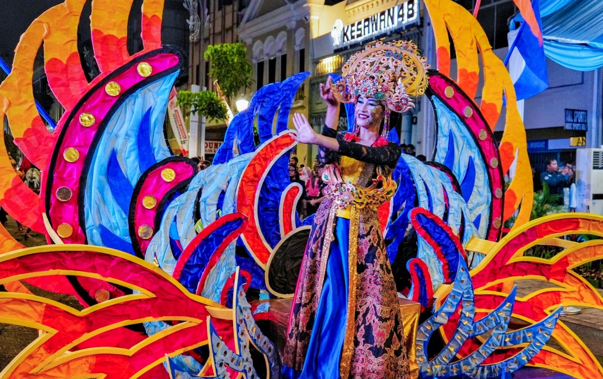 Meriah, Pawai Budaya Colorful Medan Night Carnival Tampilkan Pesona Keragaman Budaya