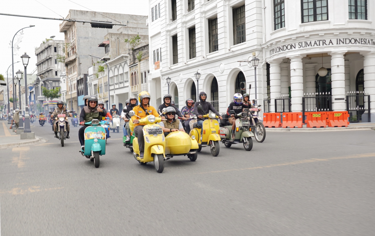 Bobby Nasution Ingin Rasa Solidaritas Kekeluargaan Anak Vespa Tertanam di Masyarakat