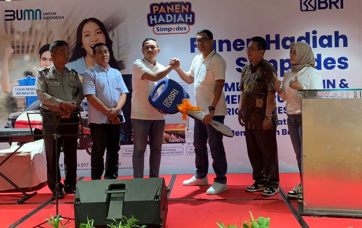 Panen Hadiah Simpedes BO Medan Thamrin dan BO Medan Putri Hijau Periode Semester II - 2023, Nasabah BRI Unit Cemara Raih Hadiah Utama Mobil