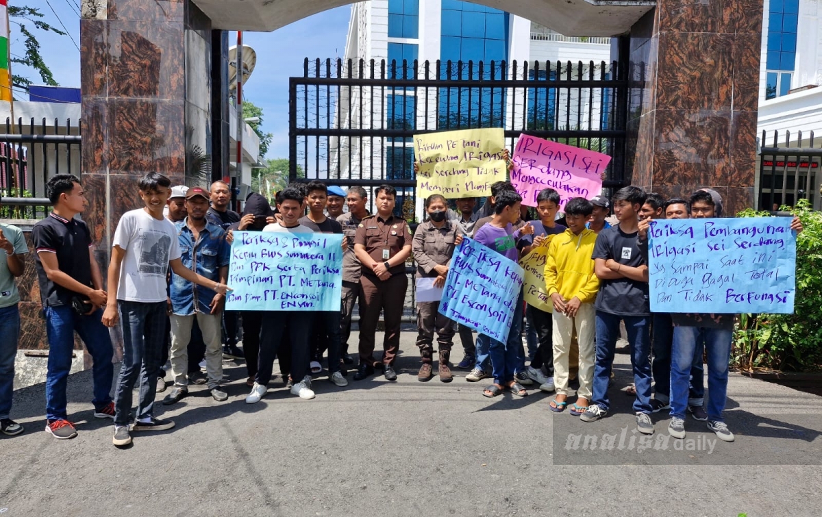 Persoalkan Bendungan Sei Serdang, Puluhan Massa Geruduk BWS Sumatera II dan Kejati